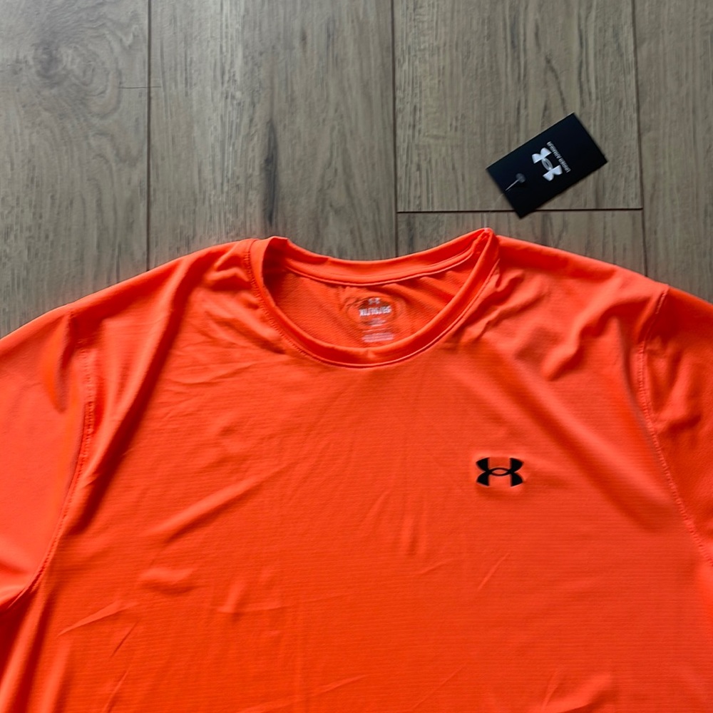 NWT Under Armour Bright Orange Polyester T-Shirt Great for Hunting